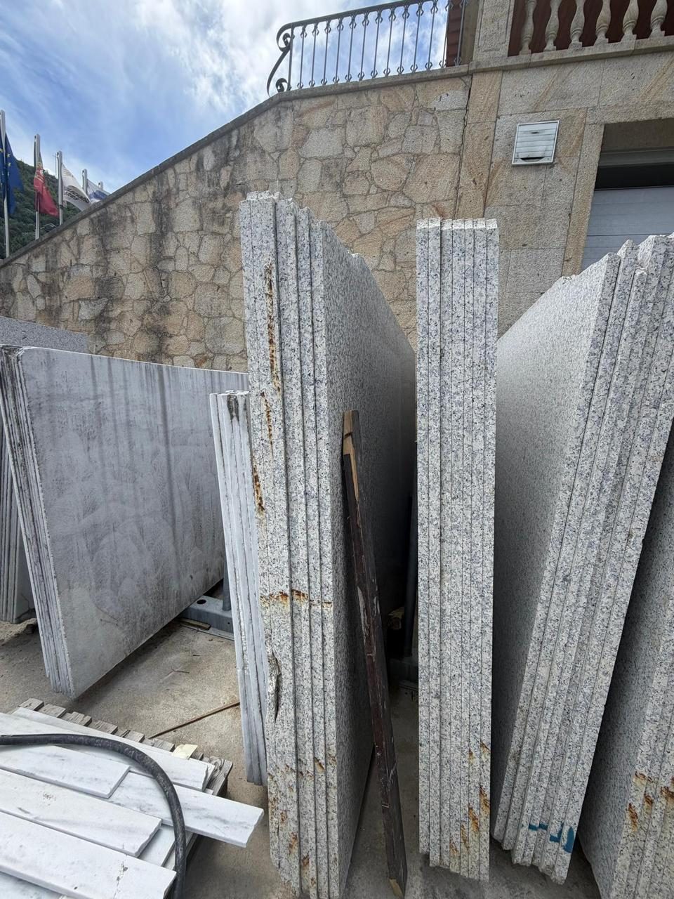 Finished stone slabs in the yard